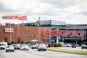 Kauno „Akropolyje“ siautėjo agresyvus vaikinas