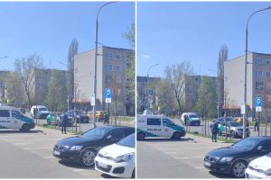 Varškės sūrelius nugvelbęs vyras spruko į gatvę ir atsitrenkė į automobilį: prireikė medikų