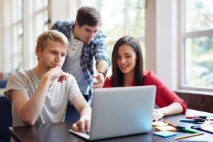 Vyriausybė nutarė keisti paramos pedagogikos studentams sistemą