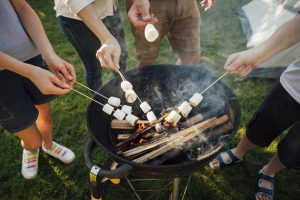 Saldesnei vasarai – gudrybės, kaip išsikepti tobulus grilio desertus