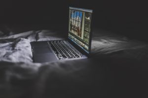 Dar penkiems asmenims skirtos baudos už neteisėtai parsisiųstus filmus