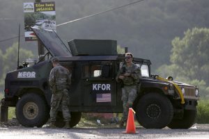 NATO į Kosovą siunčia papildomas pajėgas