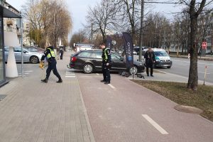 Savanorių prospekte partrenktas paspirtukininkas: vyras pristatytas į gydymo įstaigą