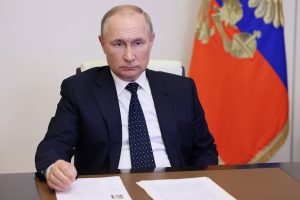 V. Putinas smerkia didėjantį Vakarų ginklų tiekimą Ukrainai