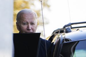 J. Bidenas ir B. Netanyahu: humanitarinė pagalba ir toliau bus gabenama į Gazos Ruožą