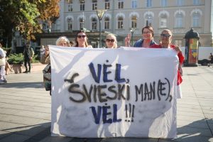 „Pagalbos šauksmas“: keli tūkstančiai Lietuvos mokytojų pradėjo streiką dėl darbo sąlygų
