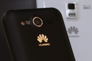 Lietuvos įmonės stebi situaciją dėl „Huawei“: koks bus telefonų likimas?