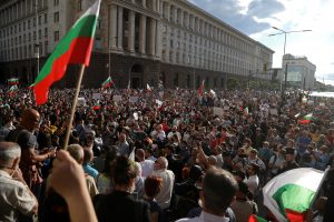 Bulgarijoje antivyriausybiniai protestai vyko aštuntą dieną iš eilės