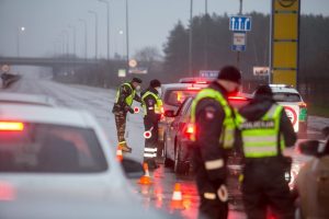 Policija savaitgalį stebėjo padidėjusį judėjimą: apgręžta beveik 1,4 tūkst. vairuotojų