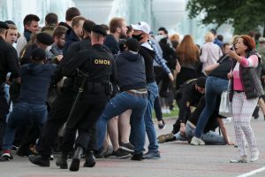 Baltarusijoje per demonstracijas sulaikyta virš 200 žmonių