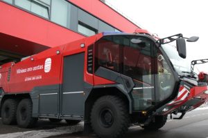 Vilniaus oro uosto ugniagesių darbas – iš arti