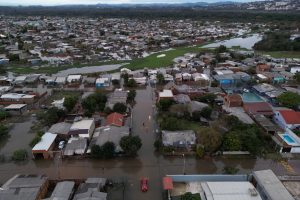 Ciklonas Brazilijos pietuose nusinešė vienuolika gyvybių, 20 žmonių dingo be žinios