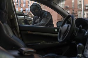 Vilniuje iš stovėjimo aikštelės pavogtas automobilis „Mercedes-Benz“