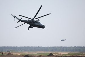 Stebėtojai: Lenkijos ir Baltarusijos sieną tikrai kirto sraigtasparnis, bet neaišku, kieno
