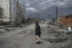 Kyjivas: Rusija toliau vykdo priverstinius žmonių trėmimus iš okupuotų teritorijų