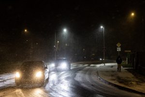 Naktį geriau likti namie: eismą sunkins plikledis, lijundra, sniegas ir šlapdriba