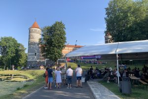 Nelegali prekyba alkoholiu inspektorių nesudomino?