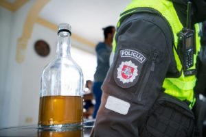 Alytuje neblaivi moteris sužalojo neblaivų vyrą