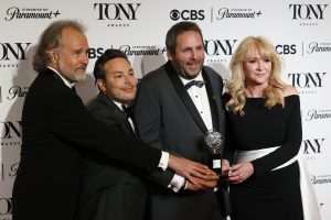  Niujorke įvyko „Tony“ apdovanojimų už pasiekimus teatre ceremonija 