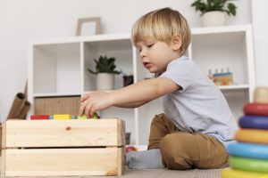 Kaip susitarti su vaiku, kad po žaidimų susitvarkytų kambarį?