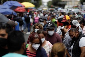 Lotynų Amerikos ir Karibų regione dėl pandemijos darbo neteko 26 mln. žmonių