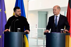 O. Scholzas: Vokietija rems Ukrainą tiek, kiek reikės