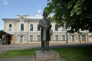 Seimo komisijos vadovė siūlo 2024-uosius skelbti ne Smetonų, o Lozoraičių metais
