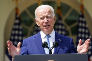 J. Bidenas įspėjo Kongreso lyderius, kad Ukrainos pralaimėjimo kaina būtų labai didelė