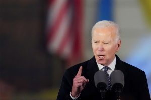 J. Bidenas ragina JAV Atstovų Rūmus pritarti Ukrainos finansavimui 