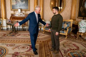 V. Zelenskis dėkoja Charlesui III už paramą Ukrainos pabėgėliams