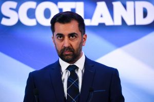 H. Yousafas laimėjo lenktynes dėl vadovavimo Škotijai, sieks nepriklausomybės 