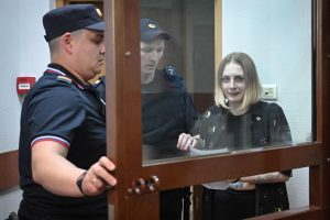 Rusijoje tinklaraštininkė už pasakojimus apie žudynes nuteista kalėti penkerius metus