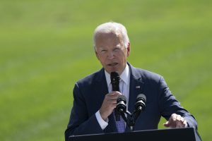 J. Bidenas JAV sąjungininkes ragina remti Ukrainą