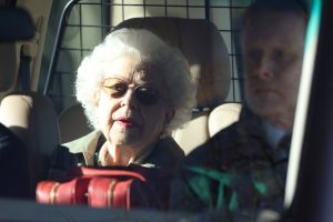 Karalienės Elizabeth II valdymo Platininis jubiliejus paminėtas pabūklų šūviais