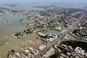 Pakistano premjeras: šalį užklupę potvyniai – baisiausi istorijoje