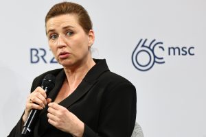 Premjerė: Danija nusprendė perduoti Ukrainai visą savo artileriją