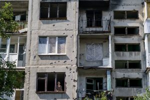 Ukrainoje Rusijos kareivis nuteistas 10 metų kalėti už karo nusikaltimus
