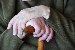 Ilgaamžiškumo rekordas: būdama 113 metų mirė seniausia Britanijos gyventoja