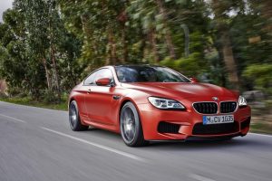 Atnaujintuose „BMW M6“ – dar gilesnis akseleratoriaus dugnas