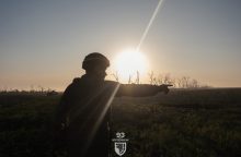 Rusijos pajėgos praėjusią parą Ukrainoje neteko 1 100 karių