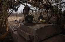 Rusija tvirtina užėmusi kaimą Rytų Ukrainoje