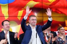 Š. Makedonijoje rinkimus laimėjus opozicijai, nerimaujama dėl santykių su kaimynėmis