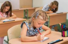 Latvijos mokyklose – naujas privalomas kursas: bus dėstomos „Valstybės gynybos“ pamokos