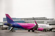 „Wizz Air“ trims mėnesiams stabdo skrydžius į Tel Avivą ir iš jo