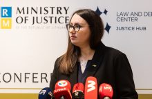 Teisingumo ministrė nepateisinamu vadina A. Belickaitės sprendimą įsidarbinti LTG