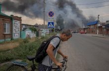 Karas: Ukrainoje dėl Rusijos karių puolimo 350 tūkst. gyventojų raginami evakuotis