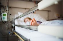 Ant berniuko užkrito skardos lankstymo staklės: vaikas gydomas Kauno ligoninėje