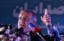 Irano prezidento rinkimus laimėjo reformistas M. Pezeshkianas
