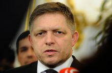 Po pasikėsinimo į R. Fico Slovakija griežtina protestų taisykles