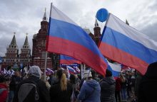 Rusija sugriežtino bausmes už savanorišką pasidavimą į nelaisvę, atsisakymą kovoti